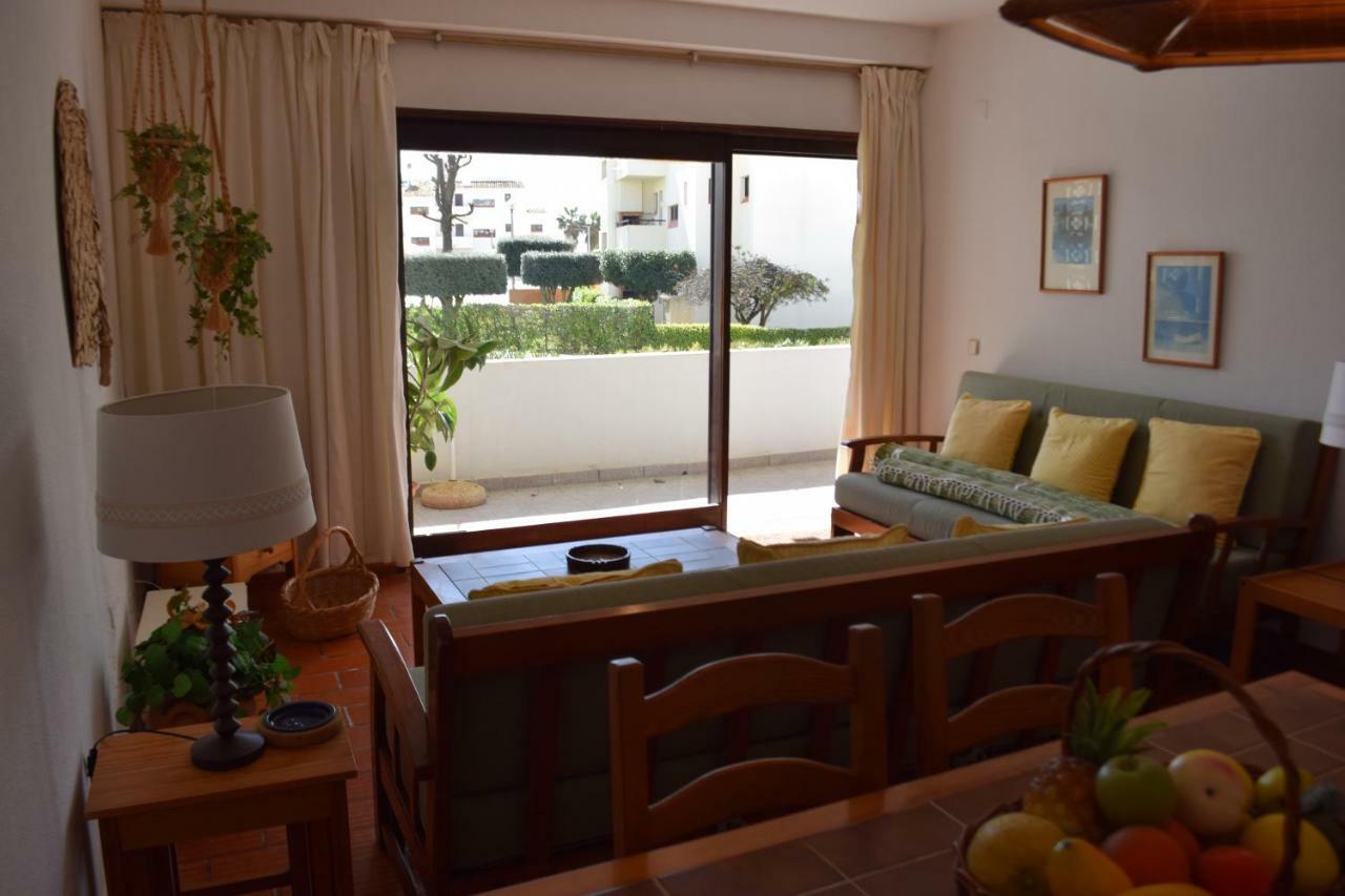 Apartamento T2 Com Piscina E Wifi A 350 Metros Da Praia Olhos de Agua  Exterior photo